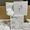 Boîtier de charge compact des AirPods 4 – autonomie prolongée